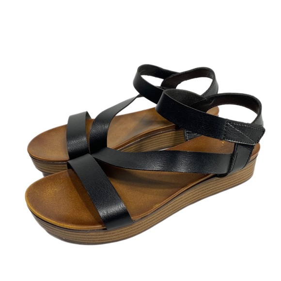 Cushionaire Shoes Cushionaire Comfort Black Saga Platform Sandal Poshmark